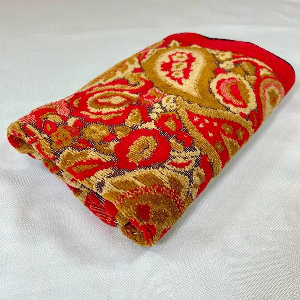 VTG Cannon Royal Family Sculpted Bath Towel Red & Gold Paisley  Regency VHTF EUC